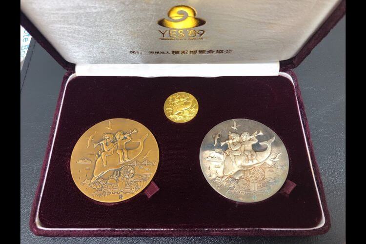 横浜博覧会公式記念メダル 金銀銅セット