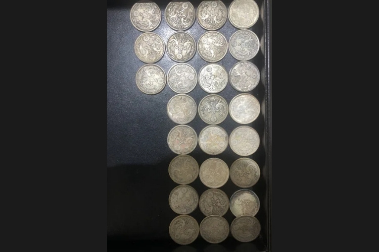 小型五十銭銀貨 27枚