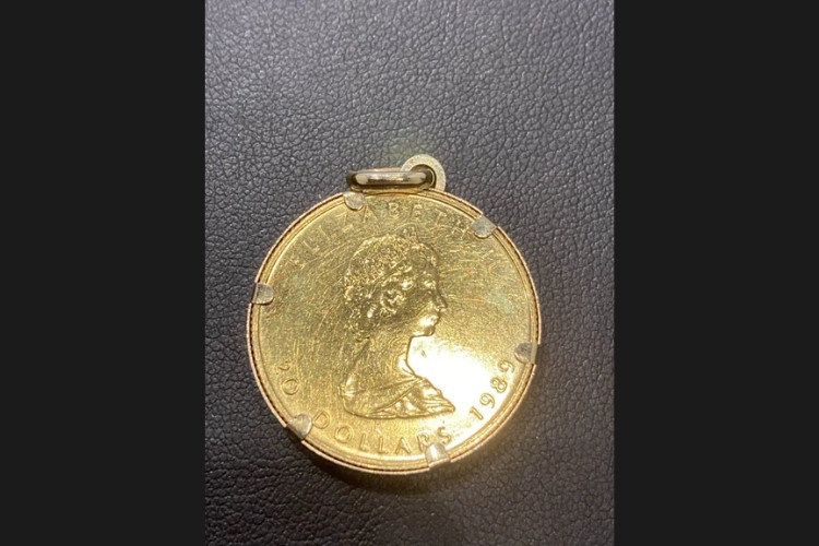 メイプルリーフ金貨 1/2oz K18枠付 1.1g