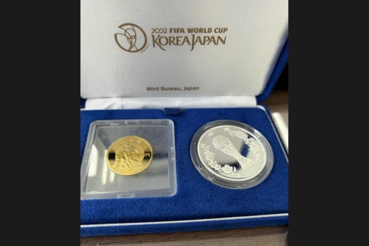 2002FIFAワールドカップ™記念 1万円金貨と千円銀貨セット