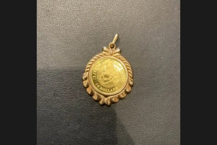 ホース金貨 1/10oz K18枠付 1.9g