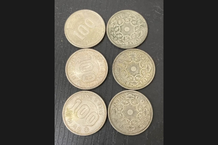 100円銀貨 6枚