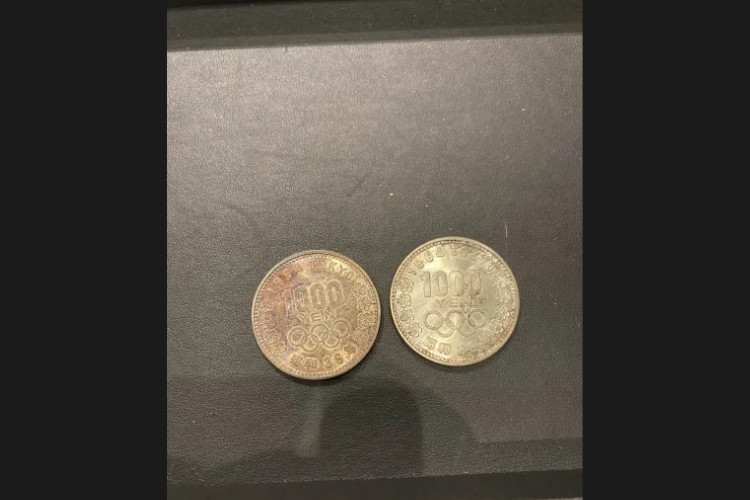 1000円銀貨 2枚