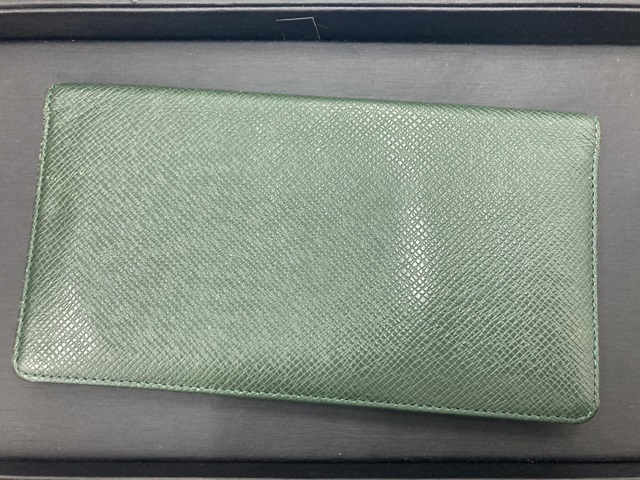 ヴィトン タイガ ポルト バルール カルト クレディ エピセア M30394