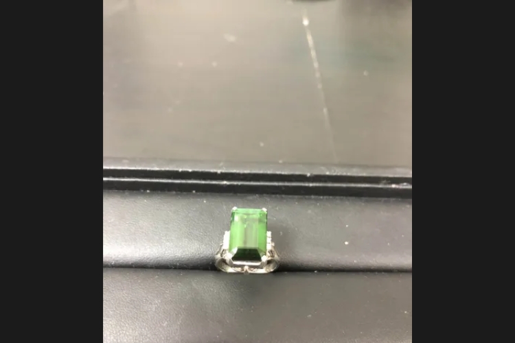 Pt900 ペリドット リング 9.0g