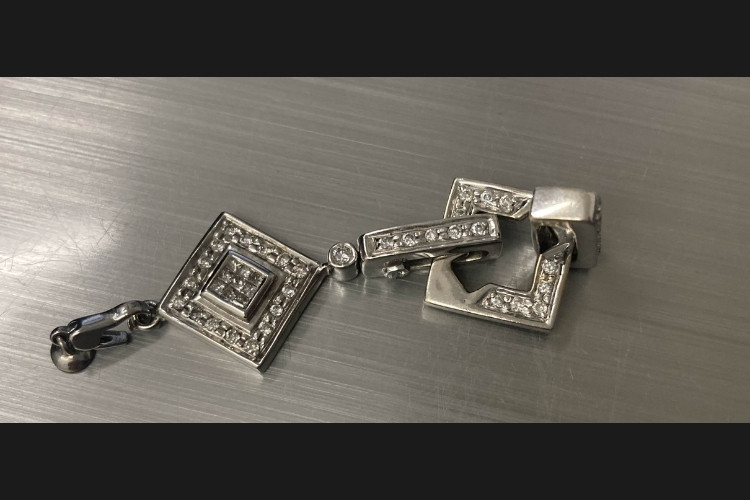 K18WG イヤリング md0.33ct 6.18g