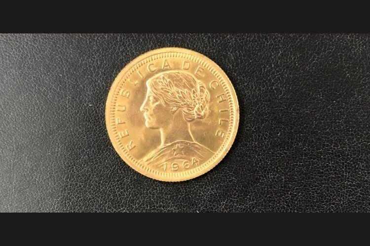 チリ 100ペソ金貨