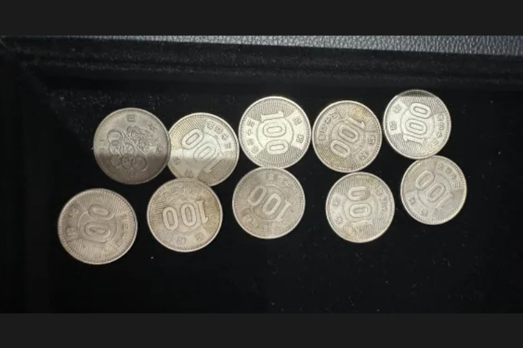 100円銀貨 10枚